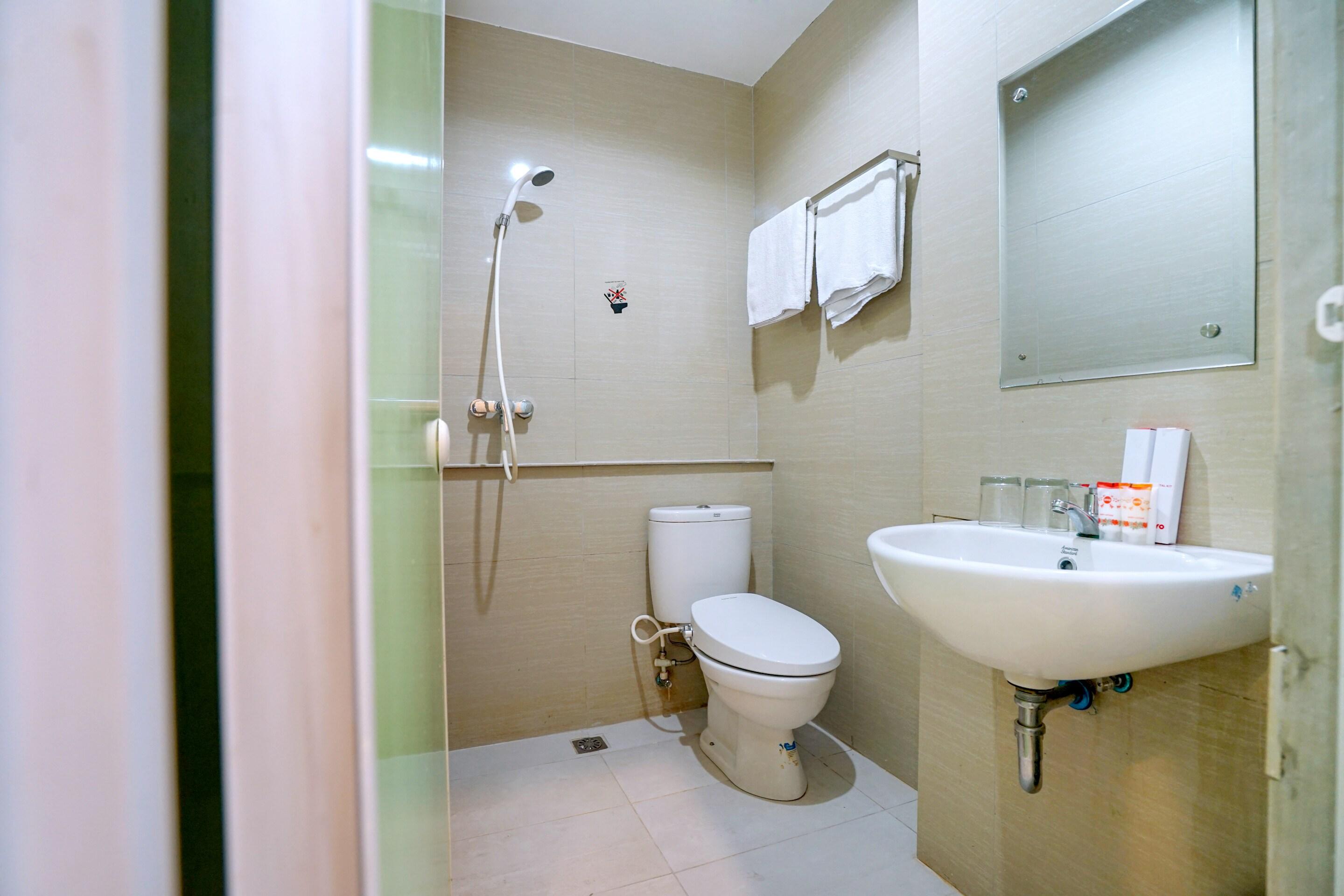 Oyo 251 The Maximus Inn Hotel Palembang Extérieur photo