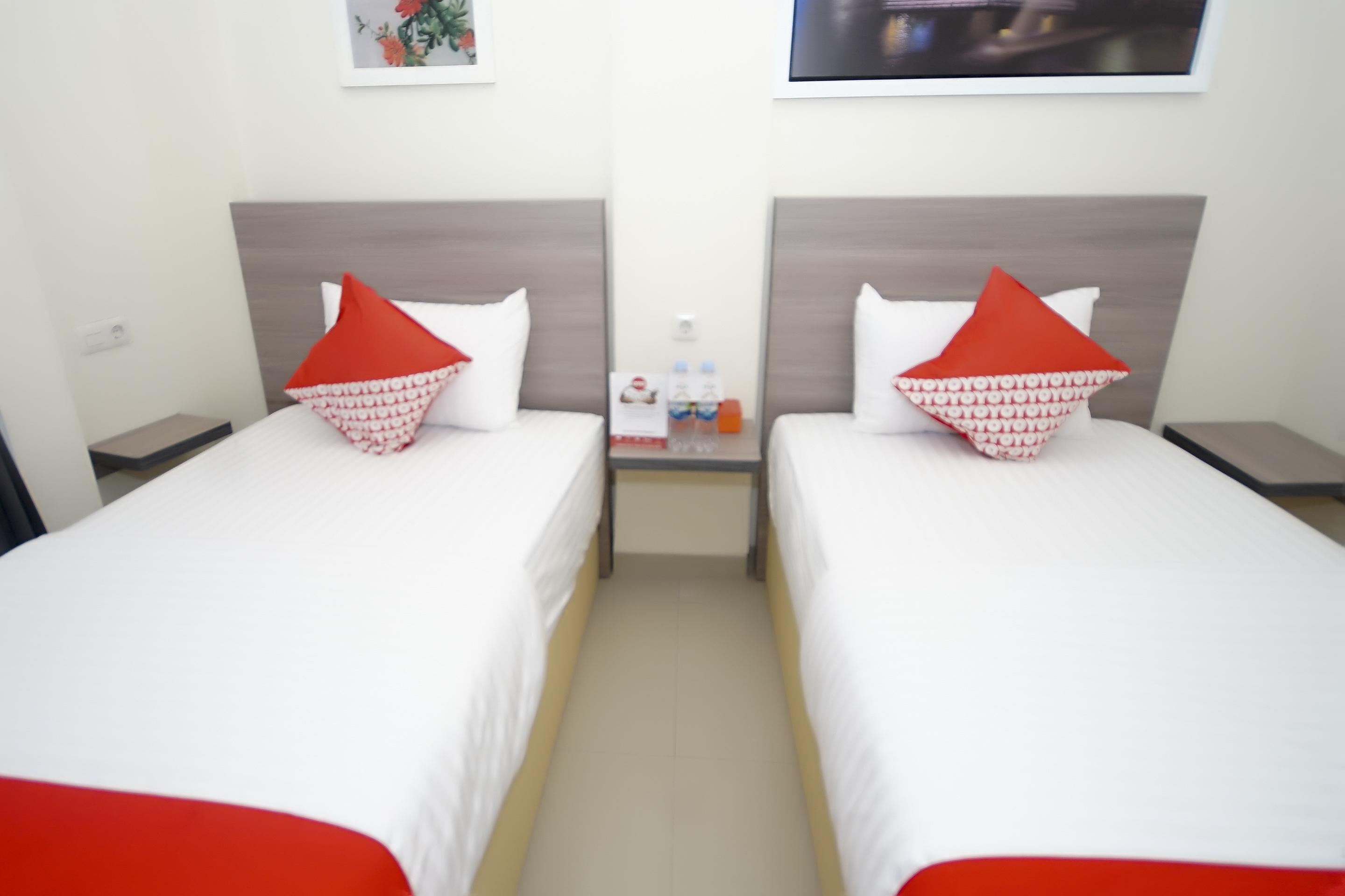 Oyo 251 The Maximus Inn Hotel Palembang Extérieur photo