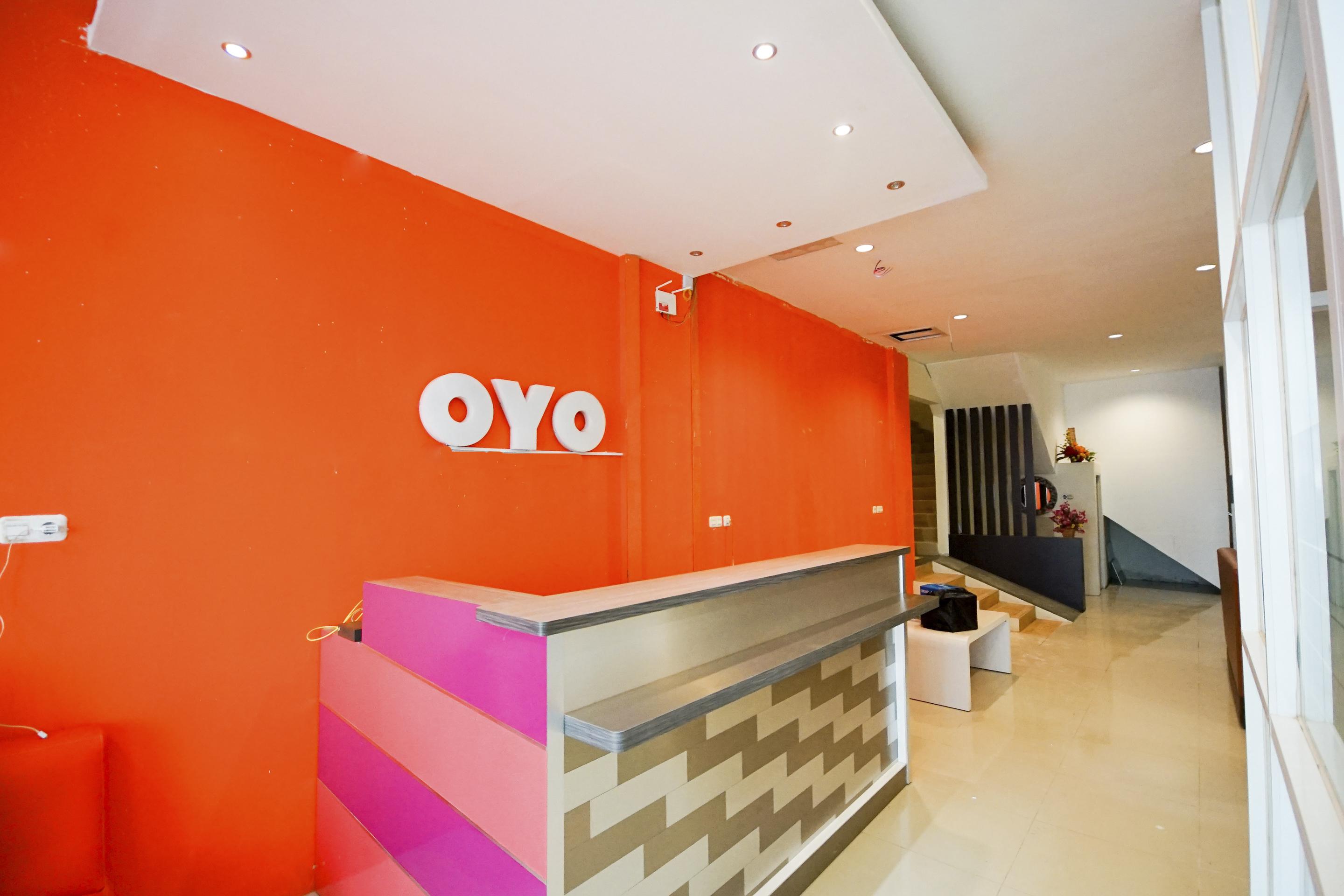 Oyo 251 The Maximus Inn Hotel Palembang Extérieur photo
