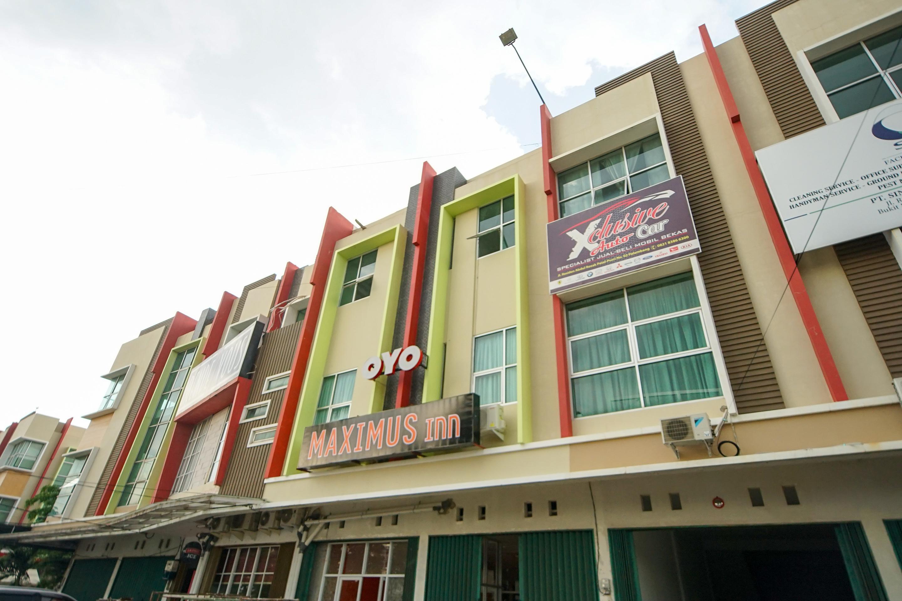 Oyo 251 The Maximus Inn Hotel Palembang Extérieur photo