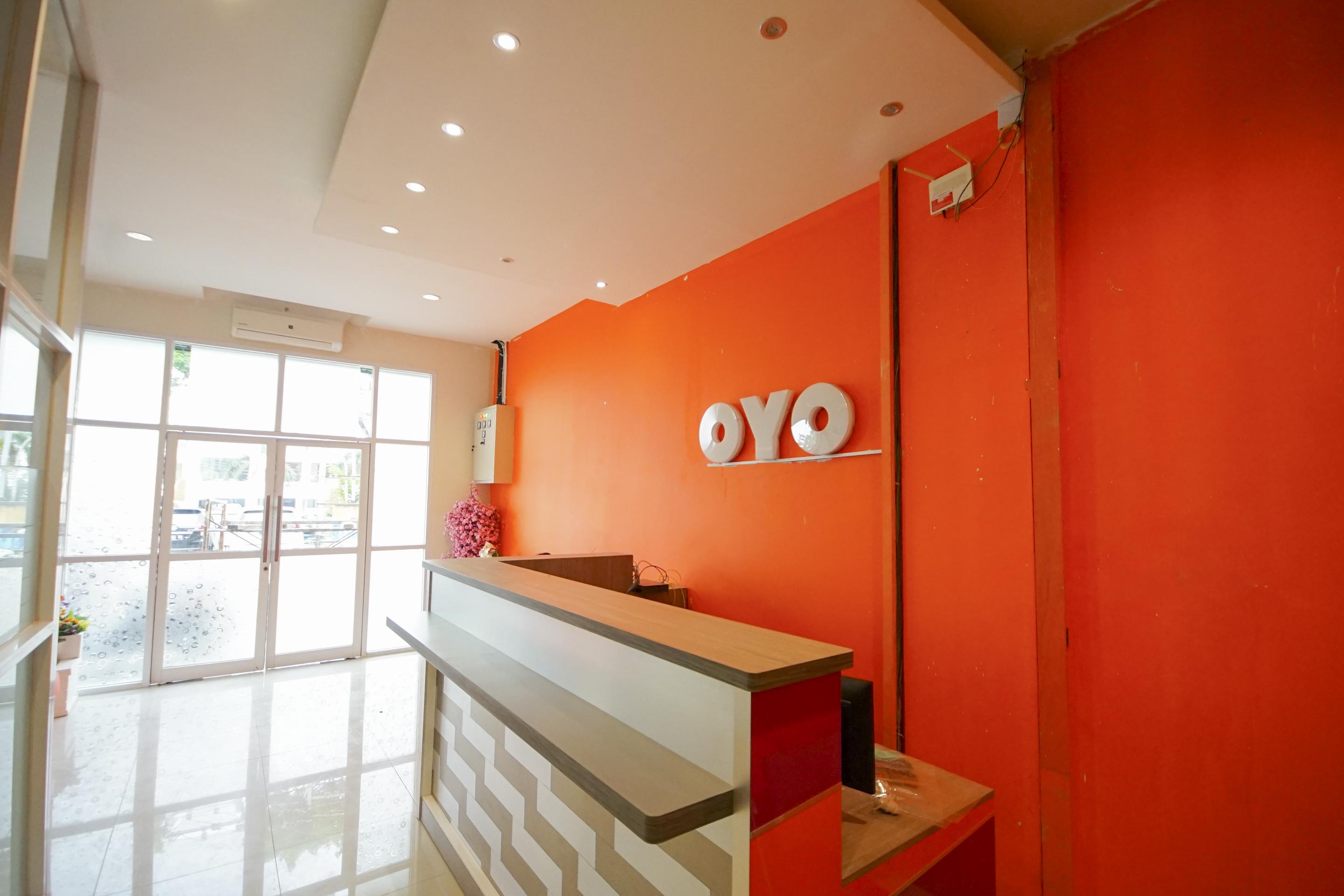 Oyo 251 The Maximus Inn Hotel Palembang Extérieur photo